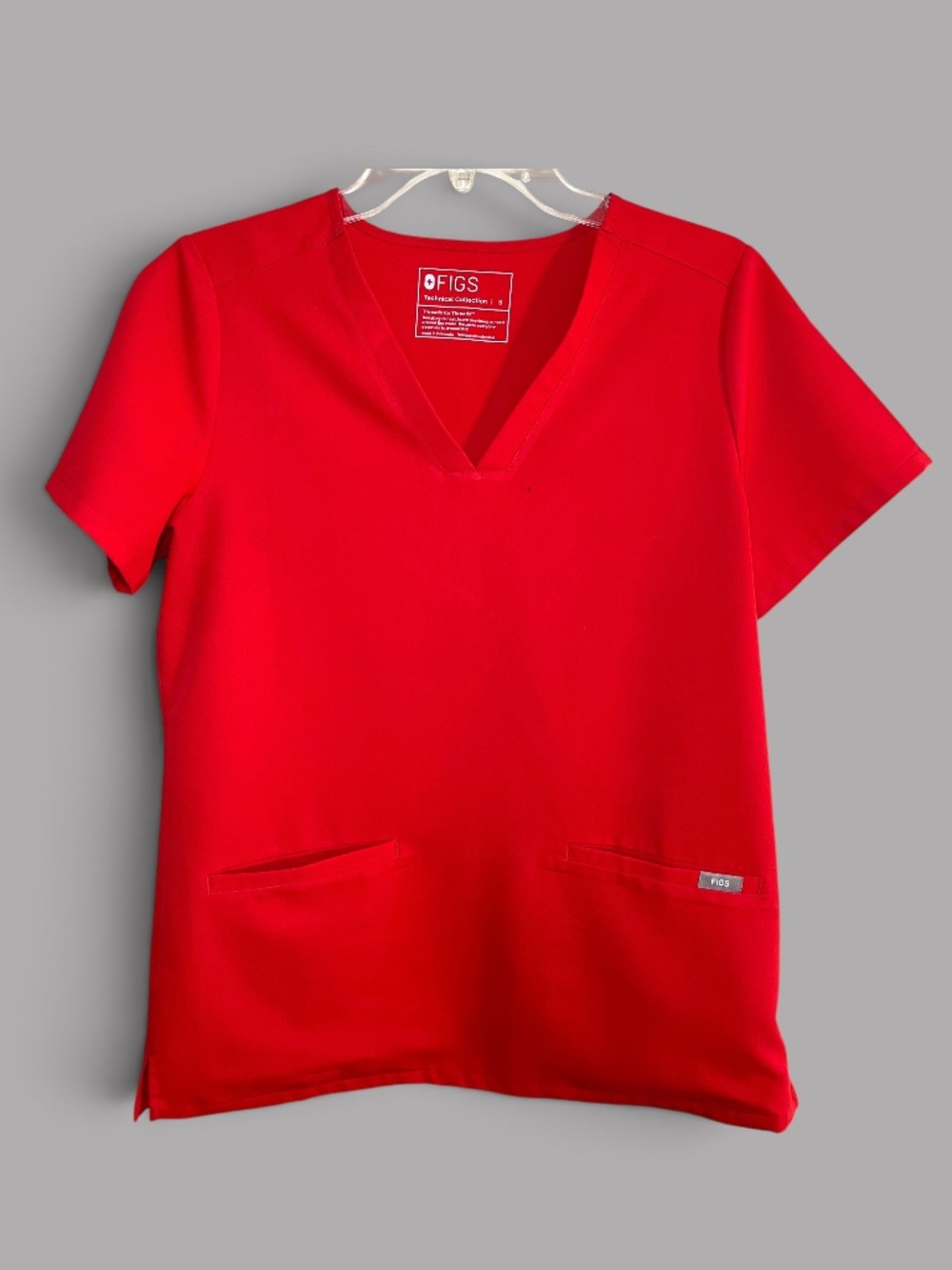 Figs Pop Red (#3672) Three-Pocket V-Neck Casma Scrub Top Size Smal